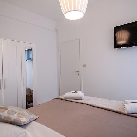 Rebecca'S House Apartment เวโรนา ภายนอก รูปภาพ