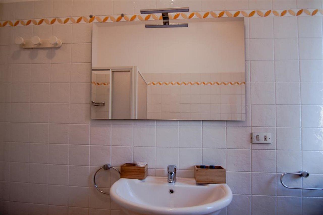 Rebecca'S House Apartment เวโรนา ภายนอก รูปภาพ