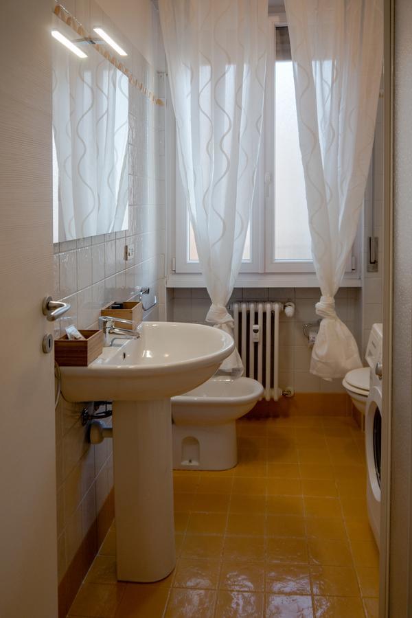 Rebecca'S House Apartment เวโรนา ภายนอก รูปภาพ